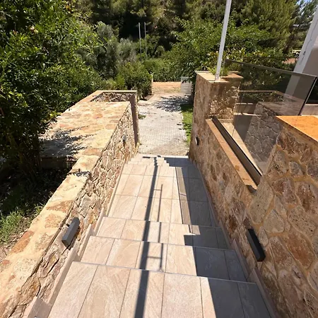 Stone Horizon
